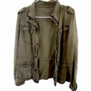 Women’s Classic Utility Jacket Olive Green